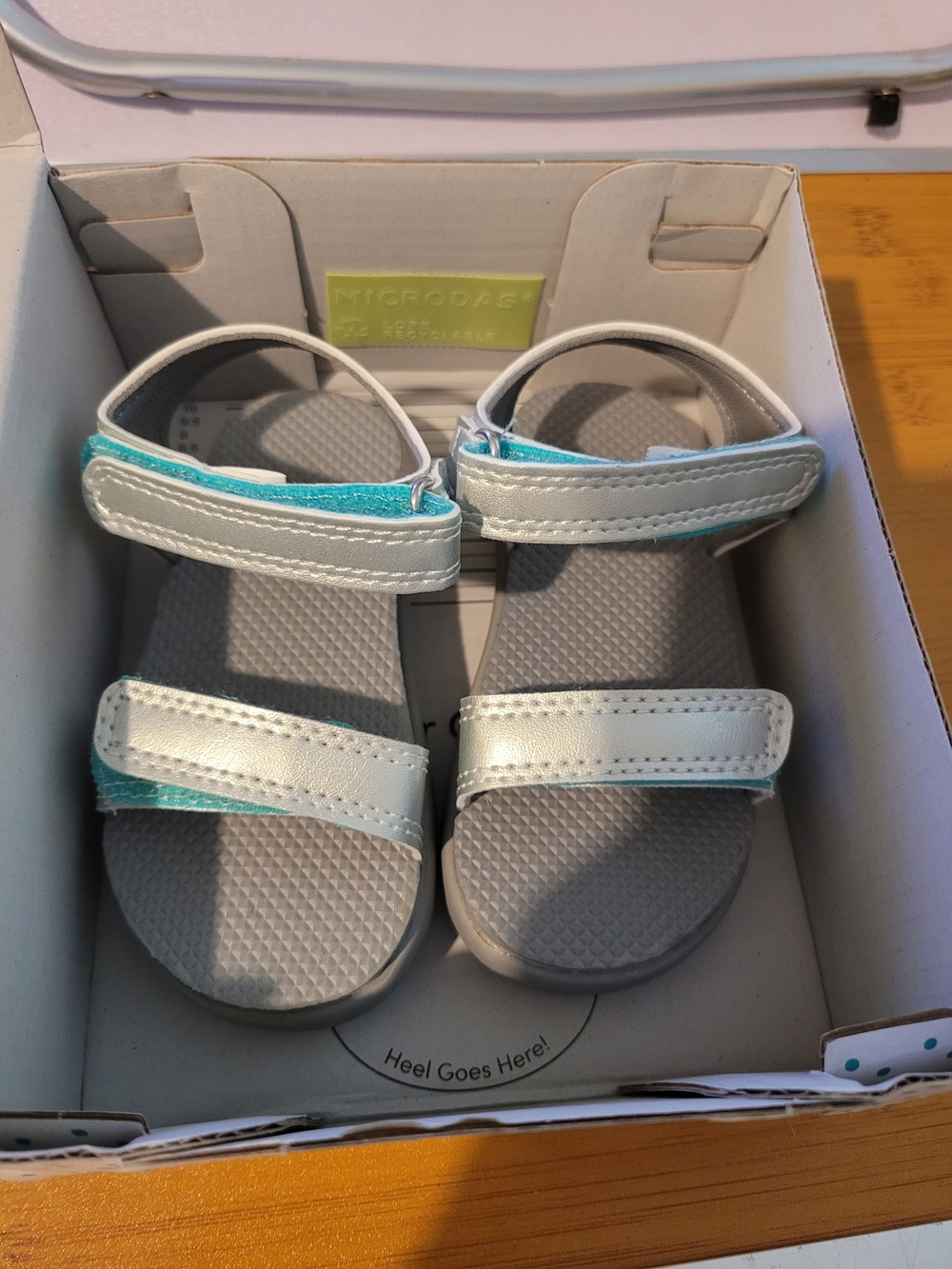 Ten Little Toddler Girls Silver Open Toe Sandals Sz 6